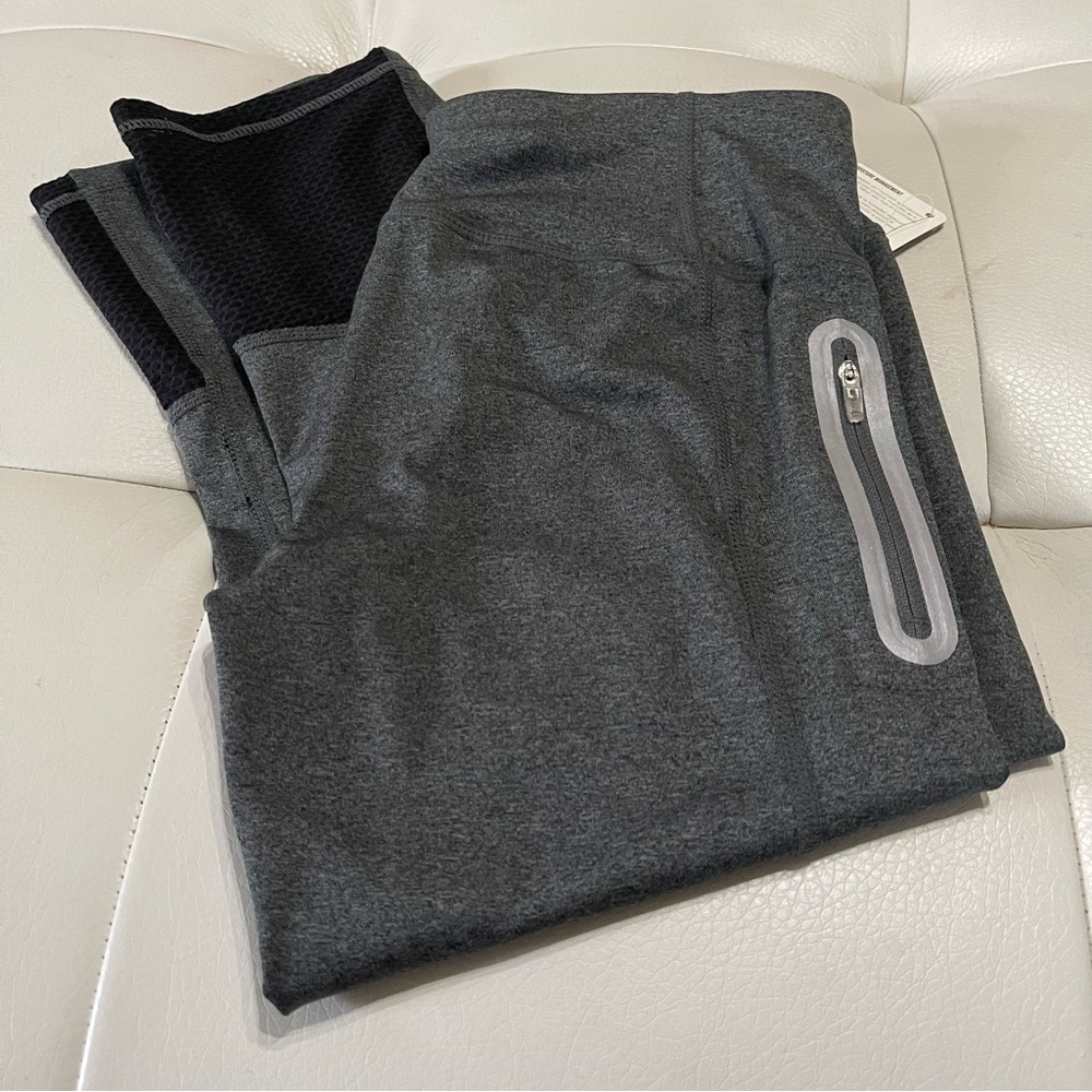NWT Women’s Reebok Leggings size small charcoal gray